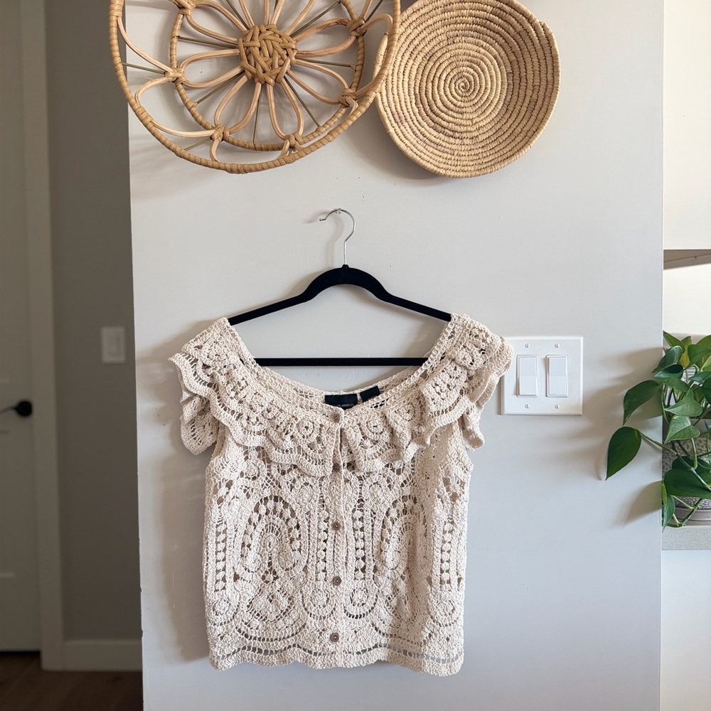 Liv Los Angeles Crocheted Off-Shoulder Women’s Top in Cream L